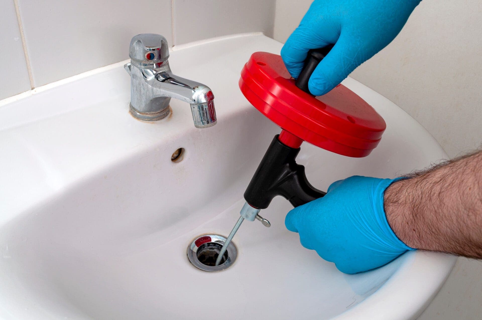 How to Use a Plumbing Snake